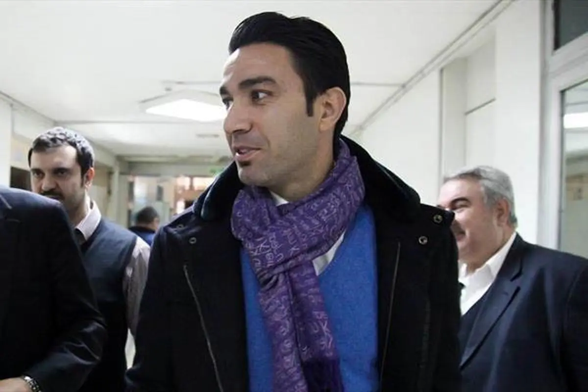 تمام لباس‌های با ارزشی که دارم را حراج می‌کنم