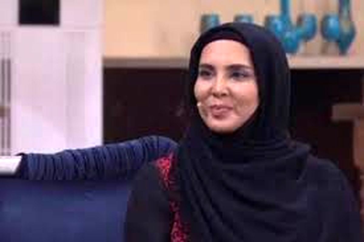 تیپ خفَن «لیلا بلوکات» درکنار چارلی چاپلین/ عکس