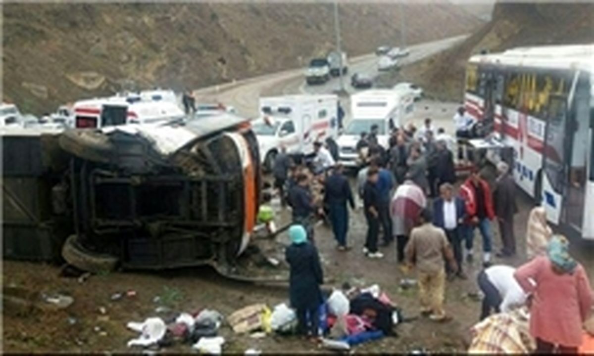 تصادف مرگباراتوبوس با وانت تویوتا
