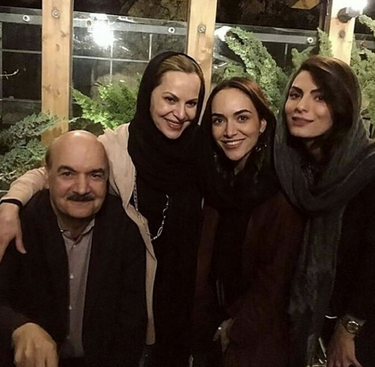 خانواده شاد آقای مجری نوستالژی + عکس