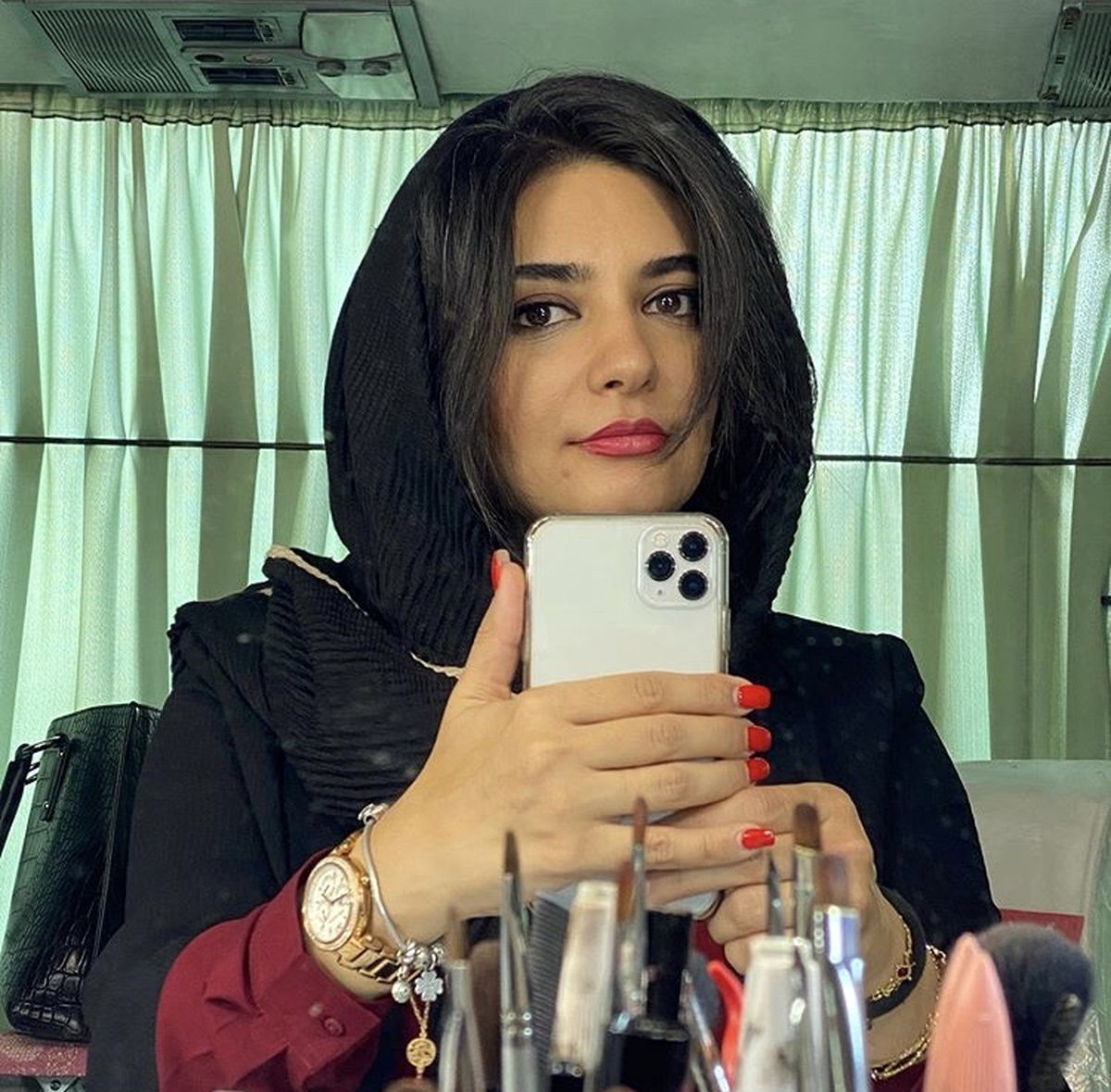 لیندا کیانی در پشت صحنه کار جدیدش + عکس