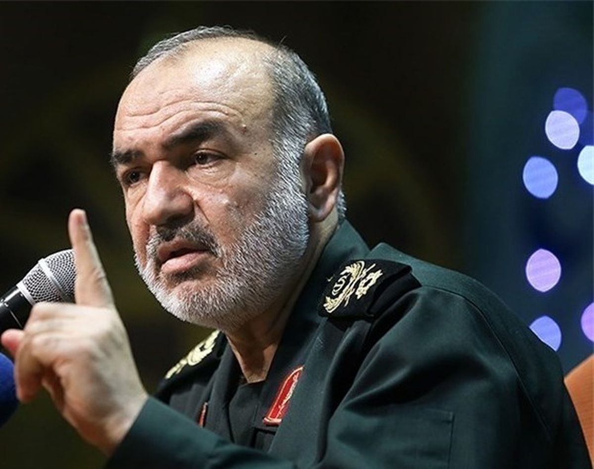 ملتی که در فرهنگ بیگانه ذوب شود فاقد زندگی انسانی است