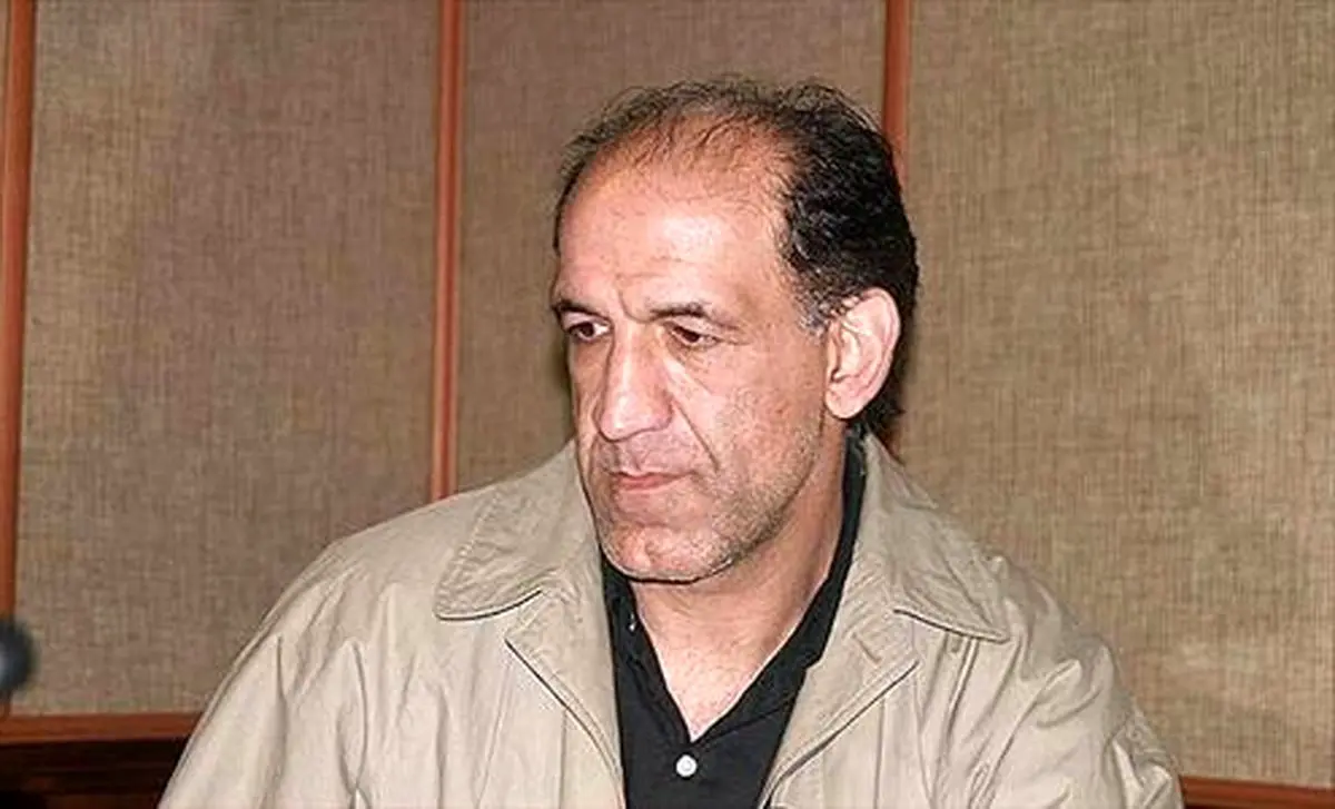 آقای کامبوز! برو شطرنجت را بازی کن