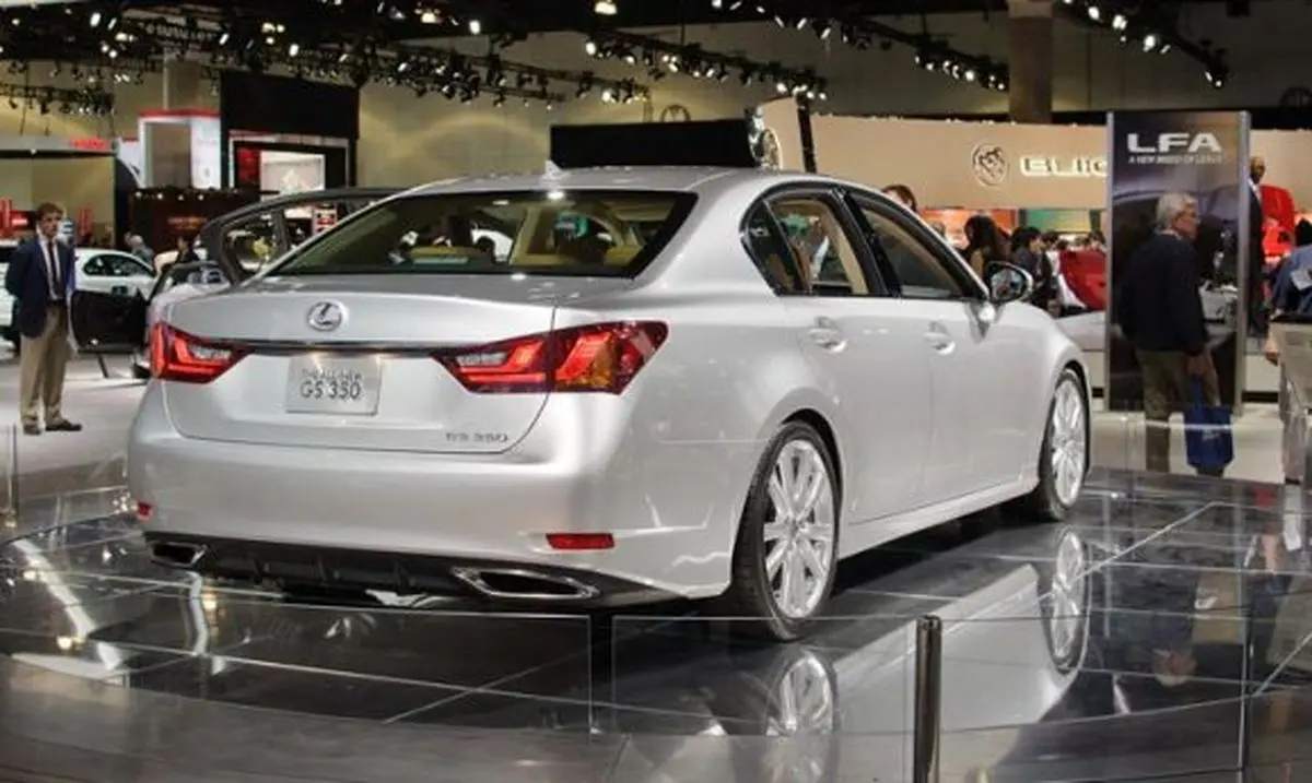 پورشه در ایران 4.5 برابر گران‌تر از امارات+ جدول
