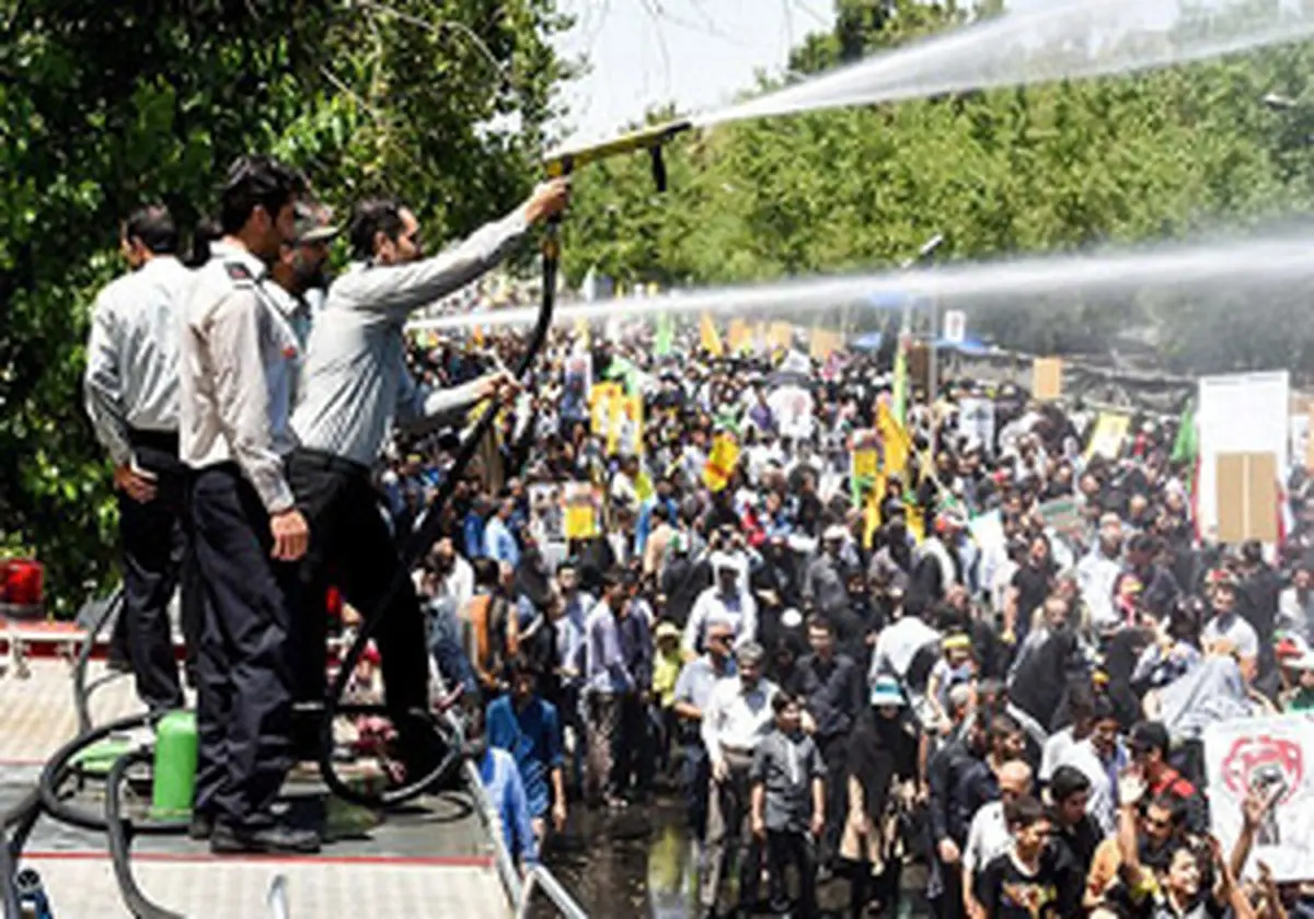 اقدام انسان دوستانه آتش‌نشانی در راهپیمایی روز‌قدس 