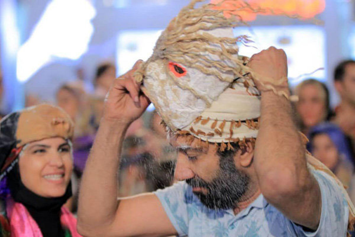  دختر جنگ به یاری پدر می‌رود