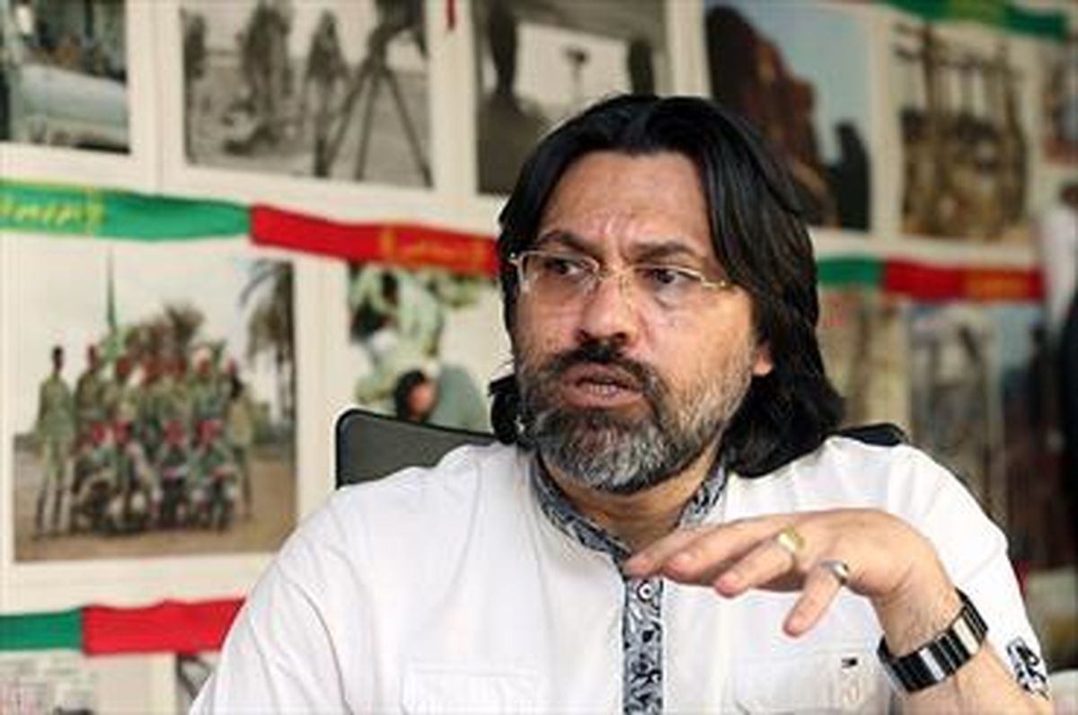 برخی مسئولان با من عکس یادگاری می‌گیرند که بگویند به دیدار جانبازان رفته‌اند