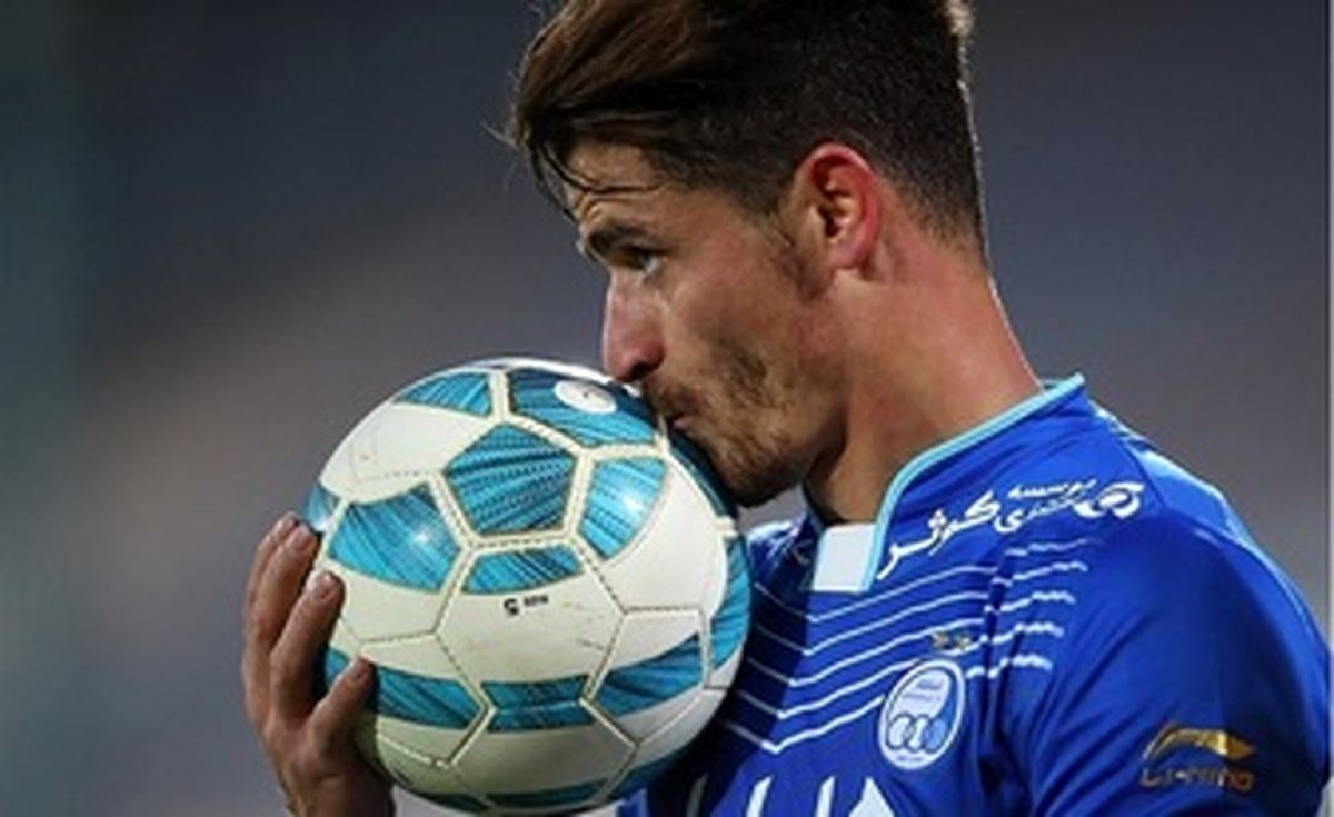 مدافع استقلال: هواداران پرسپولیس مدام ناسزا می‌گفتند!