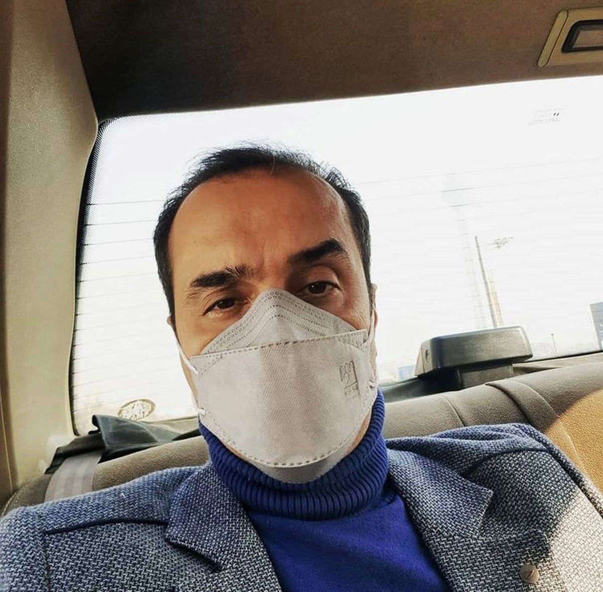 مجری مشهور تلوزیون در یک تاکسی + عکس