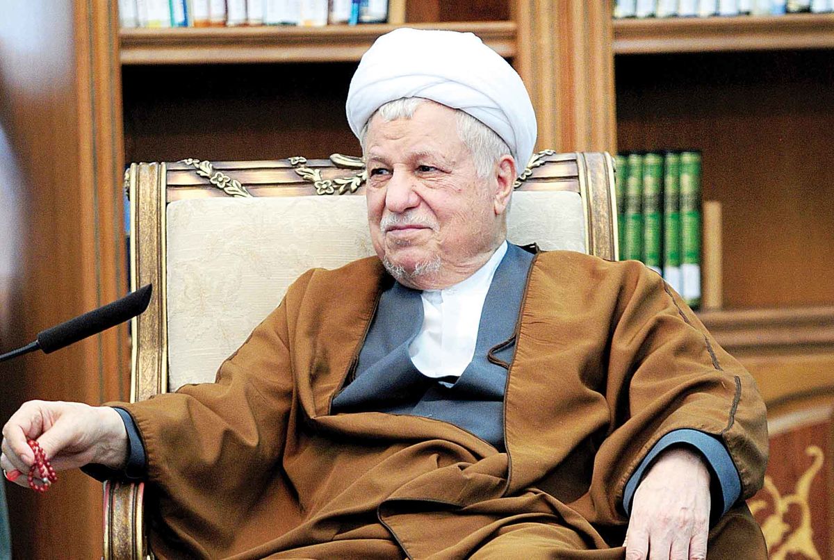 حسن خمینی پای خود را از بازی سیاسی هاشمی رفسنجانی کنار بکشد