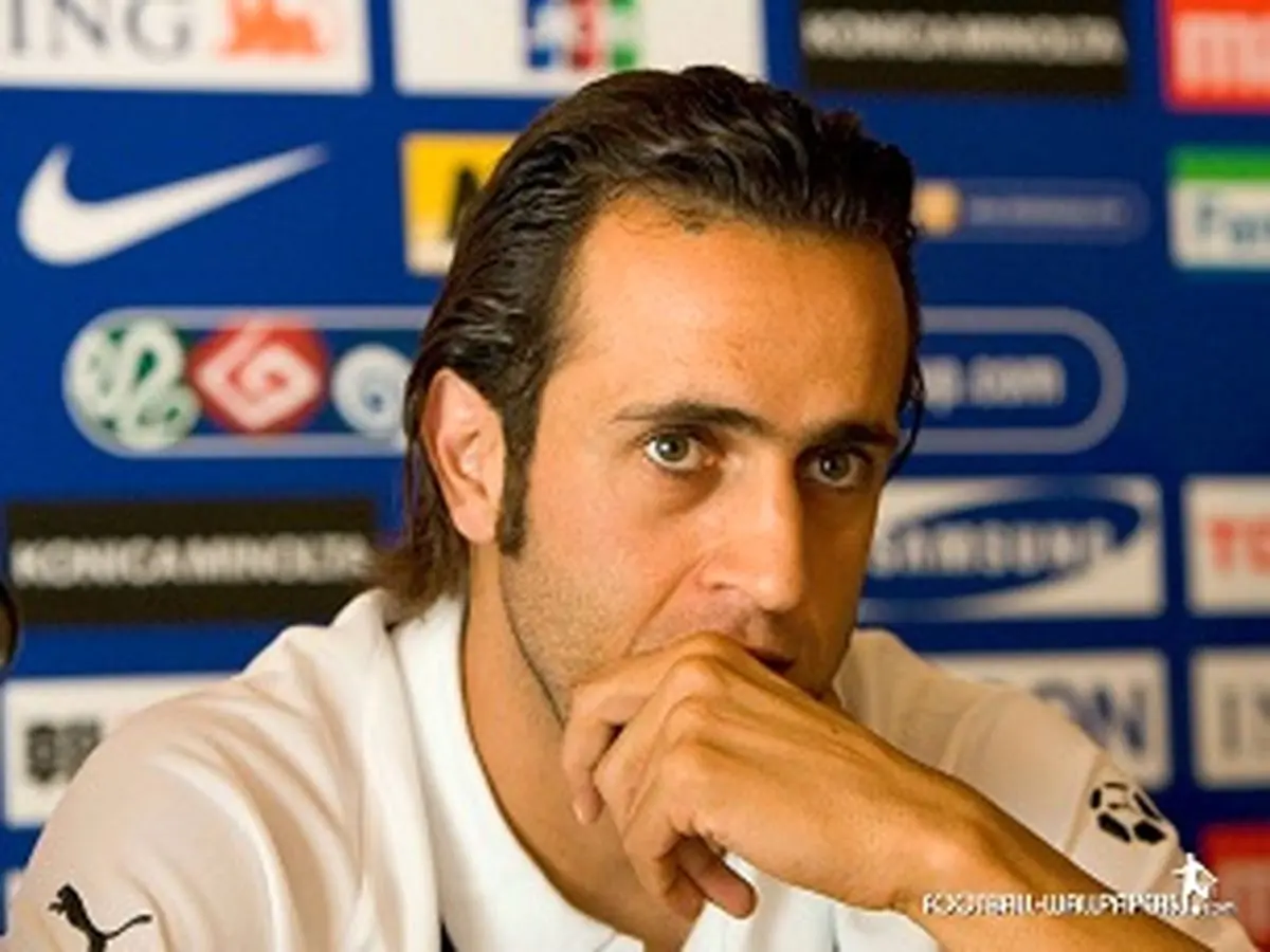 سمت نیمکت پرسپولیس نمیروم