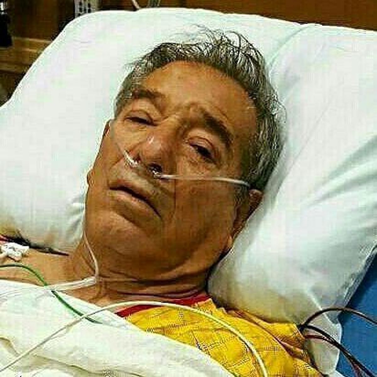 یک استقلالی در بیمارستان بستری شد + عکس