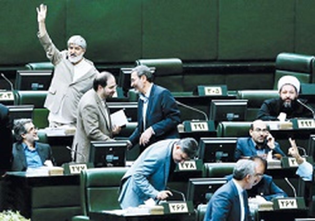 نقض سیاست­‌های کلی انتخابات یک روز پس از ابلاغ رهبری!