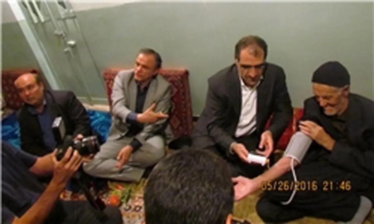 حضور وزیر بهداشت در منزل ابوی حاج قاسم+ تصاویر