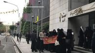 تجمع نیروهای شهرداری در اعتراض به تعدیل سیاسی