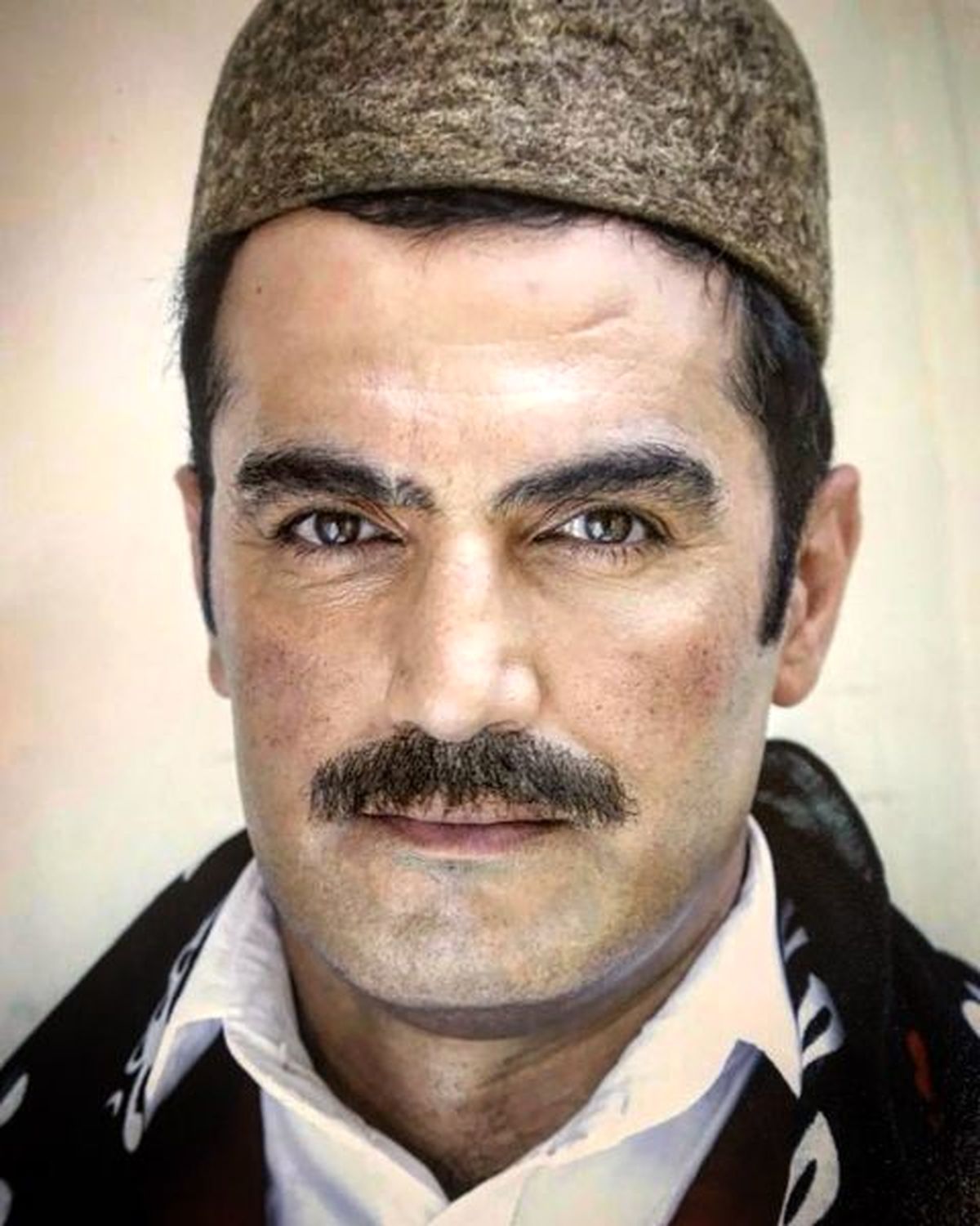 بازیگر مشهور با استایل لری + عکس