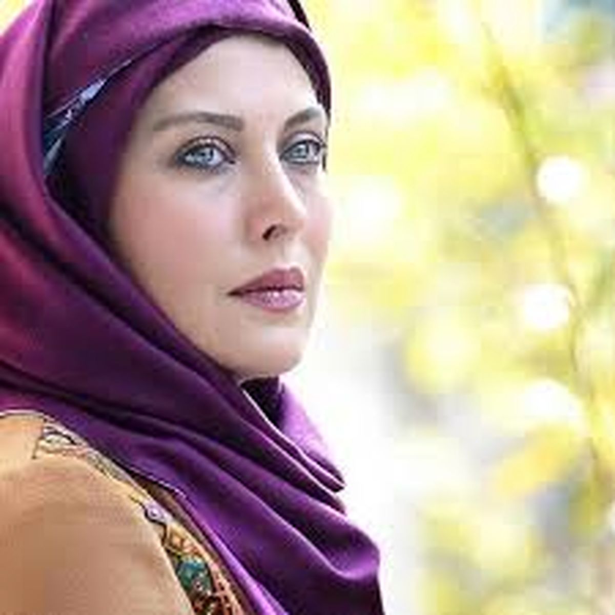 عکس بارانی مهتاب سینمای ایران 