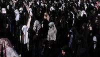 مادر شهیدی که با تخت در نماز جمعه حاضر شد + عکس