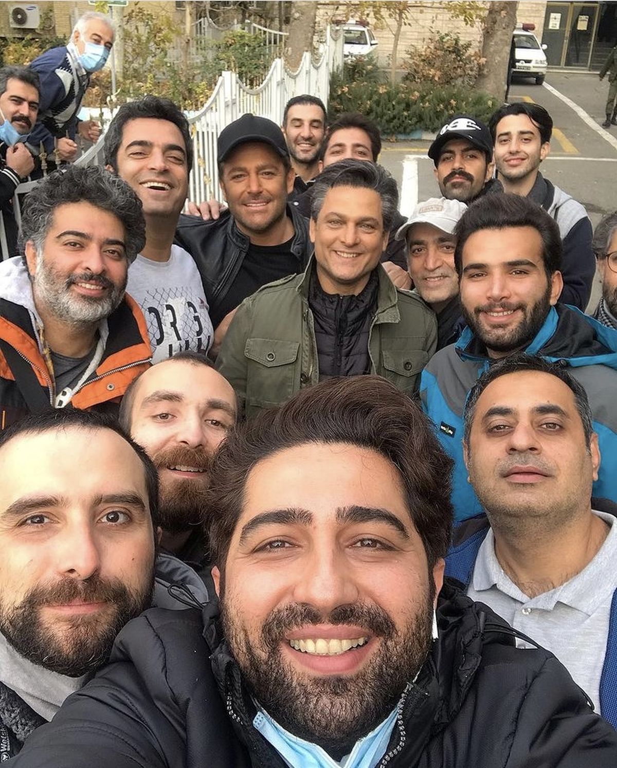 سلفی علی سخنگو با همکاران عاشقانه ایش + عکس