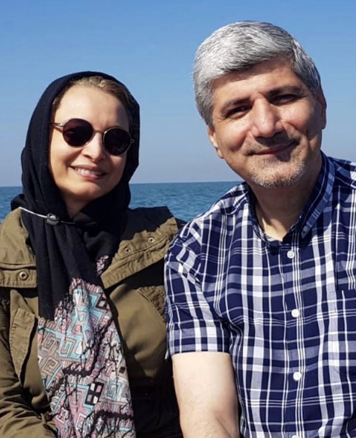 مریم کاویانی و همسرش کنار دریا + عکس