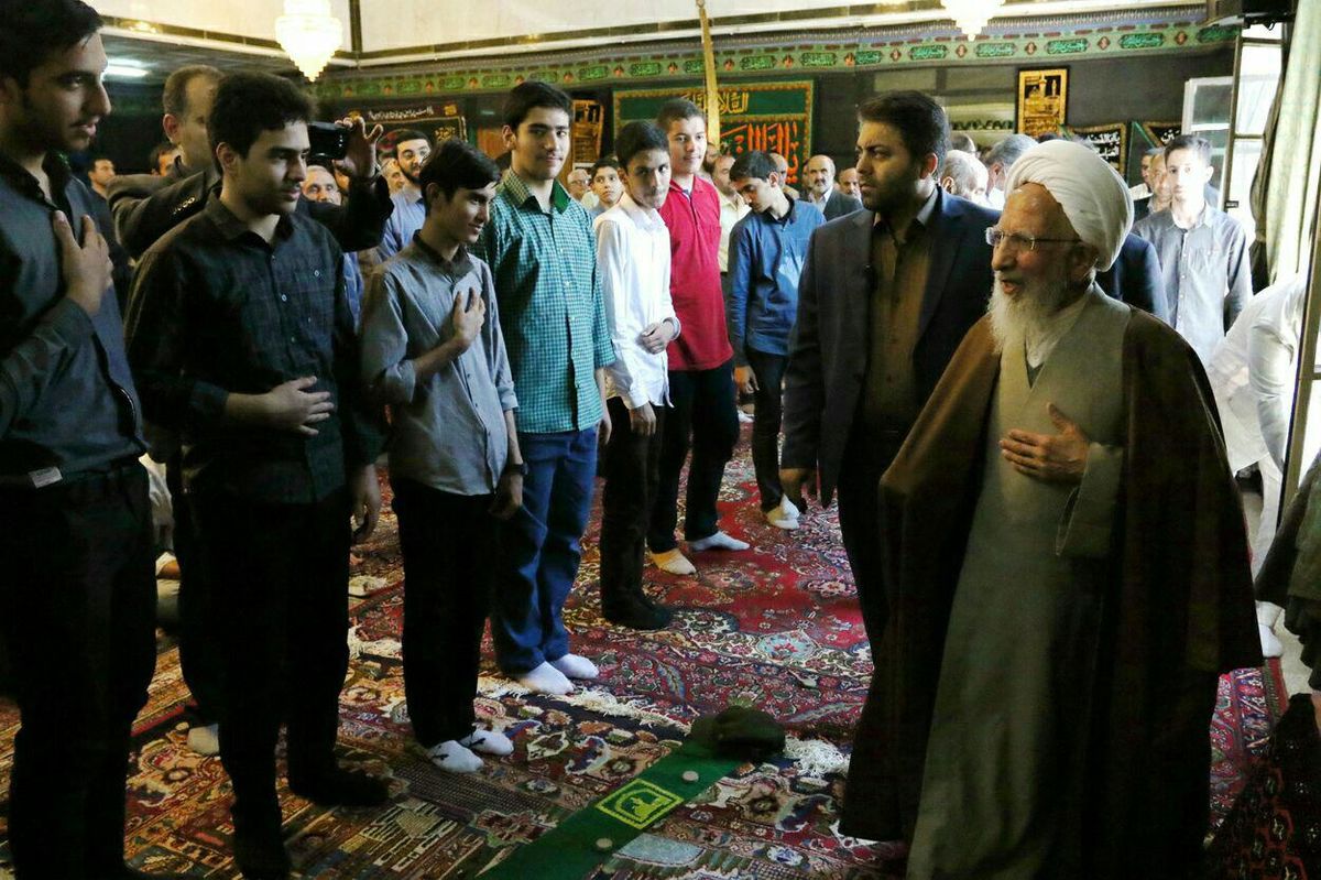 نهج البلاغه: ملتی سنگ خور نباشید! سنگ از هر جا آمد برگردانید!