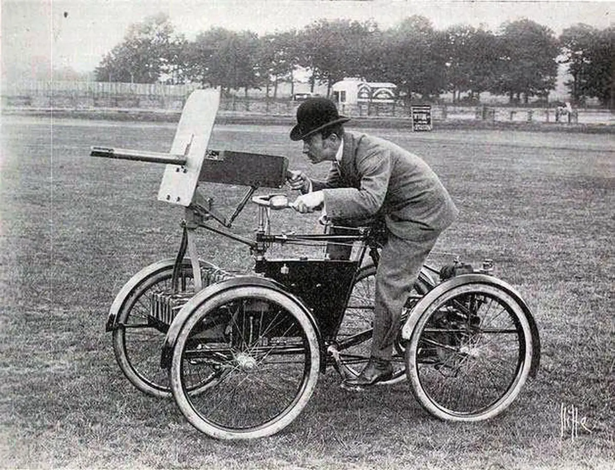 یکی از نخستین تانک‌های ساخت بشر (عکس)