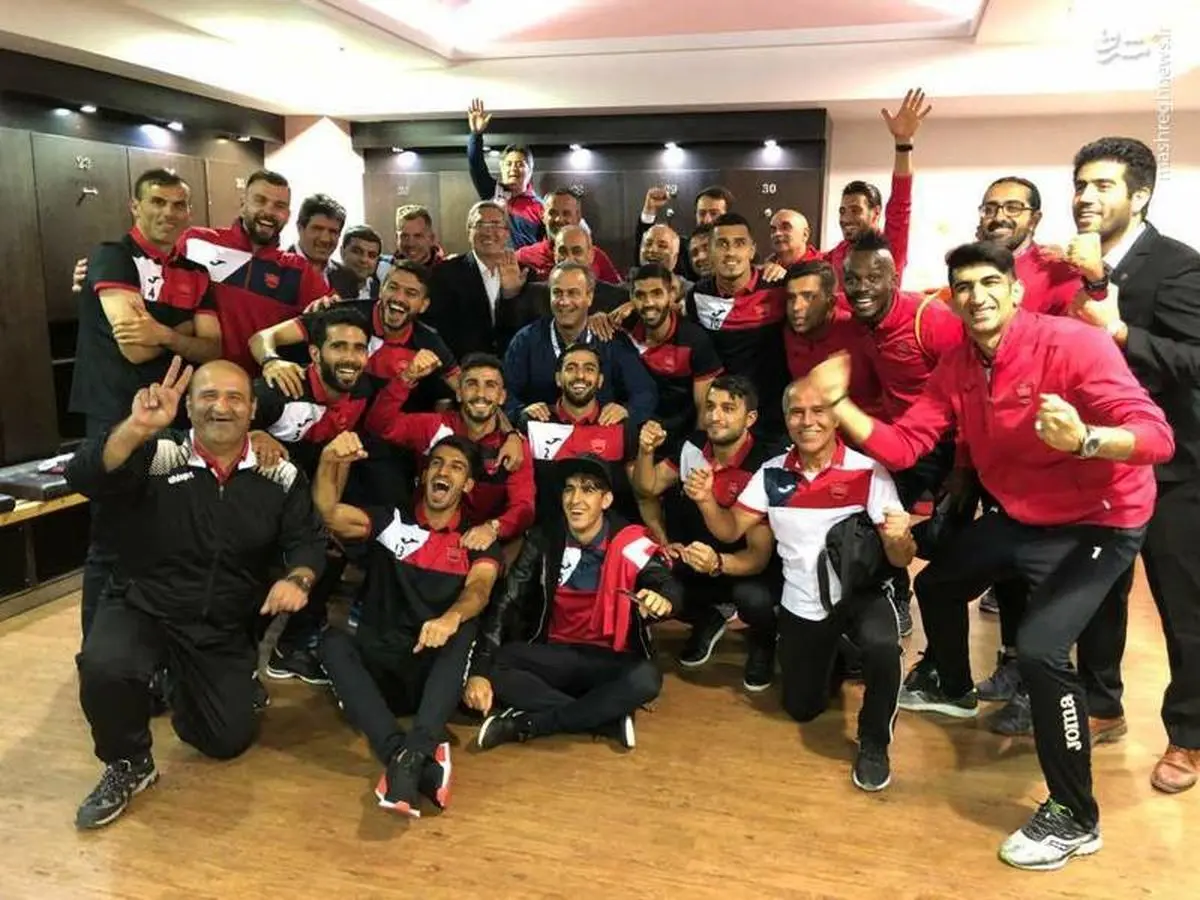 در رختکن پرسپولیس پس از صعود چه گذشت؟+عکس