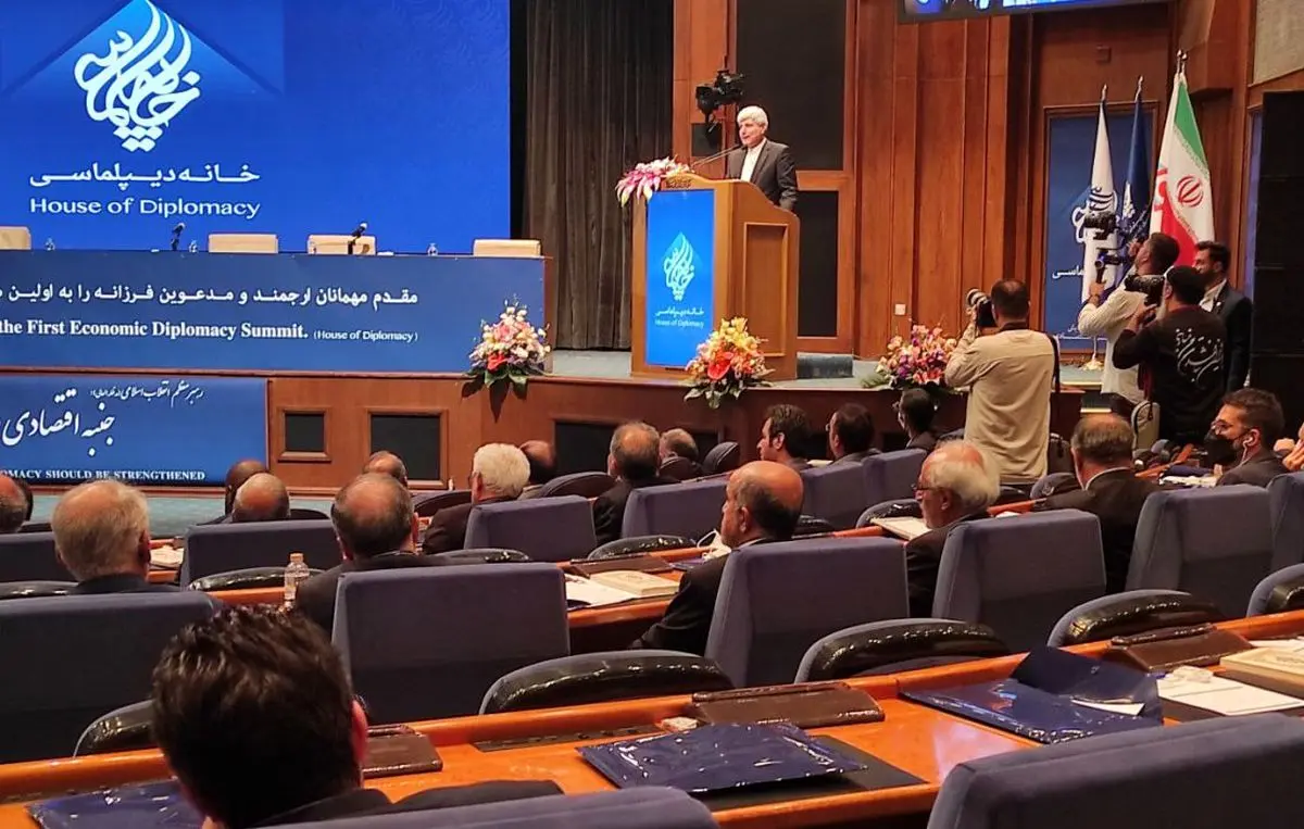 همایش «دیپلماسی اقتصادی» حاصل تفکر جمعی از دلسوزان کشور است/ همایش «دیپلماسی اقتصادی» وابسته به هیچ نهادی در دولت و ‌مجلس نیست 
