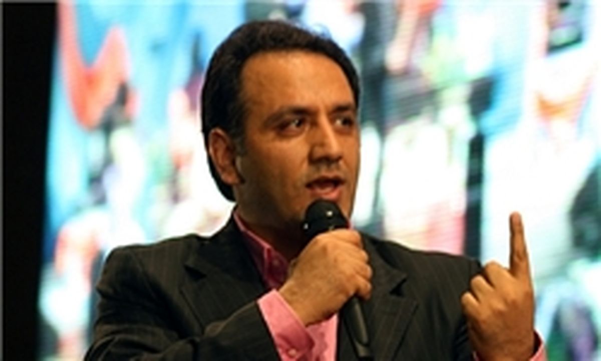 حسینی: یک «شومن» هستم
