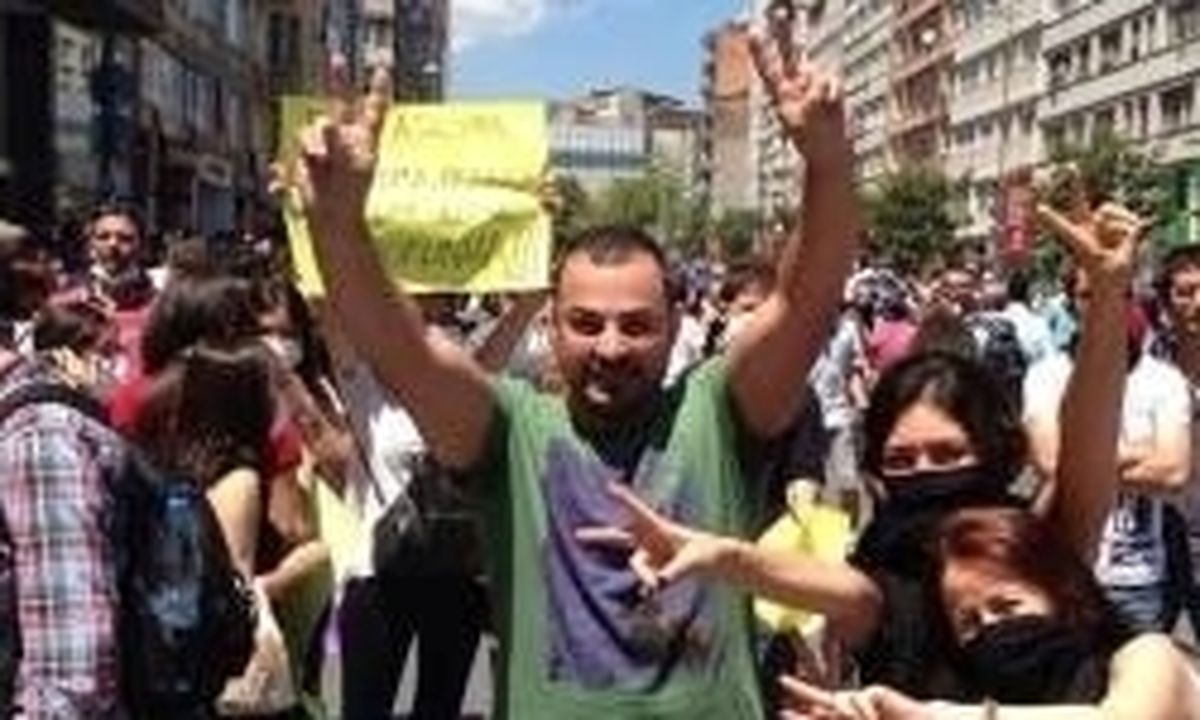 پیوستن هواداران فوتبال ترکیه به معترضان ضددولتی+فیلم
