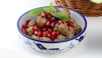 طرز تهیه زیتون پرورده معروف گیلانی با سبزی مخصوص