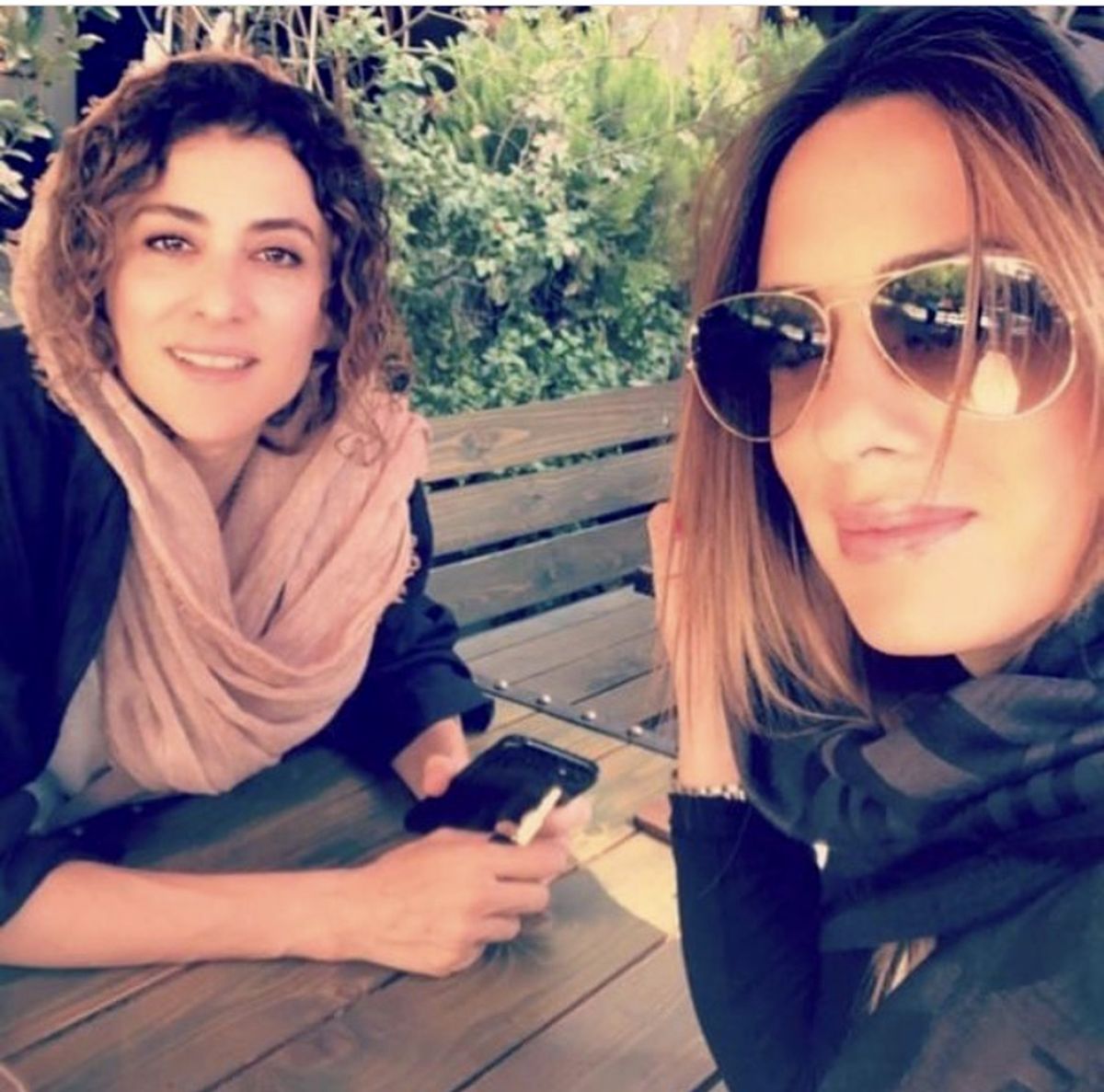 سلفی دوستانه ویشکا آسایش + عکس