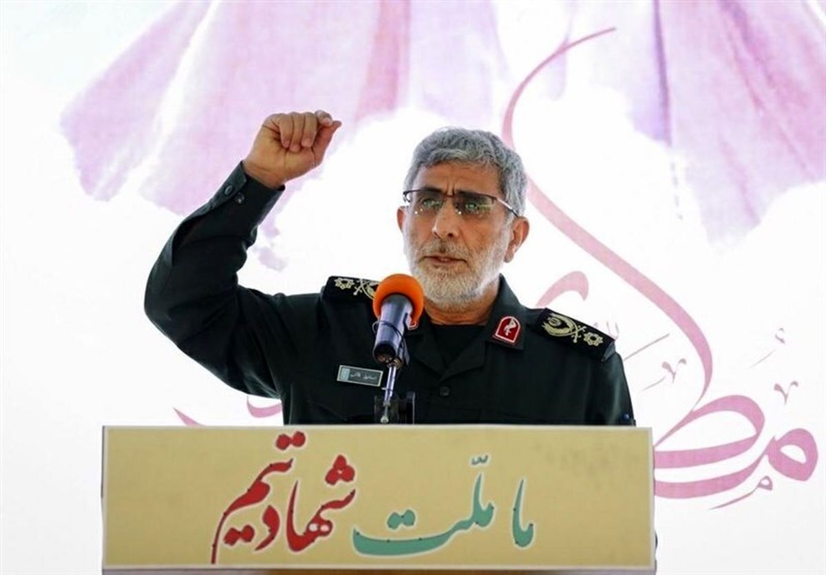  سردار قاآنی : حاج قاسم ارتباط خوبی میان میدان و دیپلماسی برقرار کرد