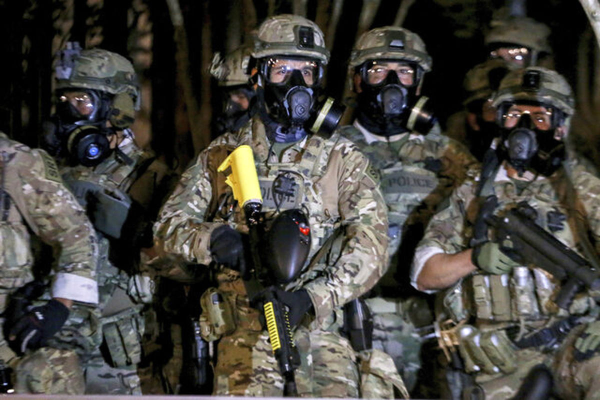 ترامپ به نیروهای آموزش ندیده برای آرام کردن پورتلند متوسل شد
