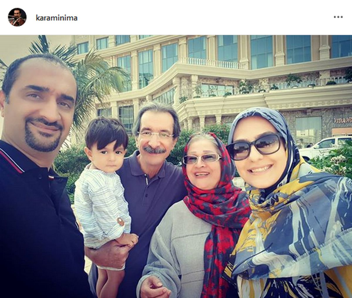 عکس زوج مجری شیرین در کنار خانواده شان