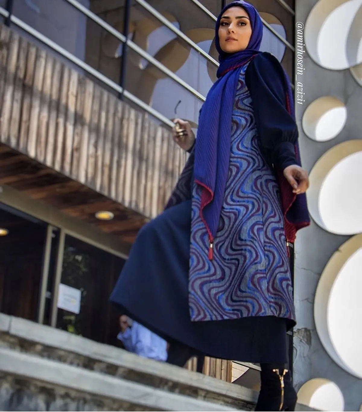 پوشش کامل و ساده خانم بازیگر + عکس