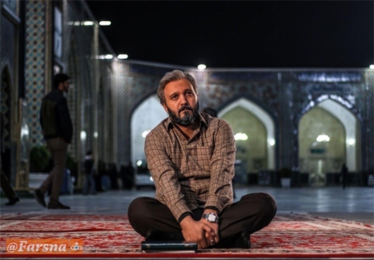 کامبیز دیرباز در کبابی‌اش +عکس