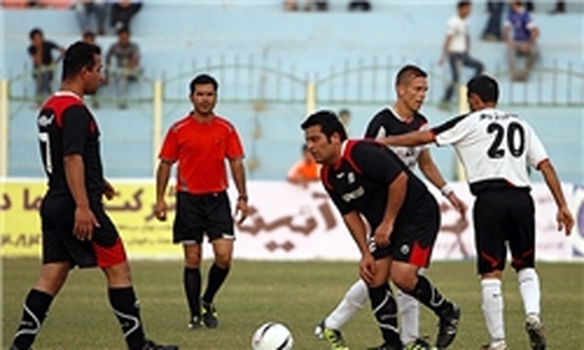 با یکی دیگر از بازیکنان‌ هم تماس گرفته شده است