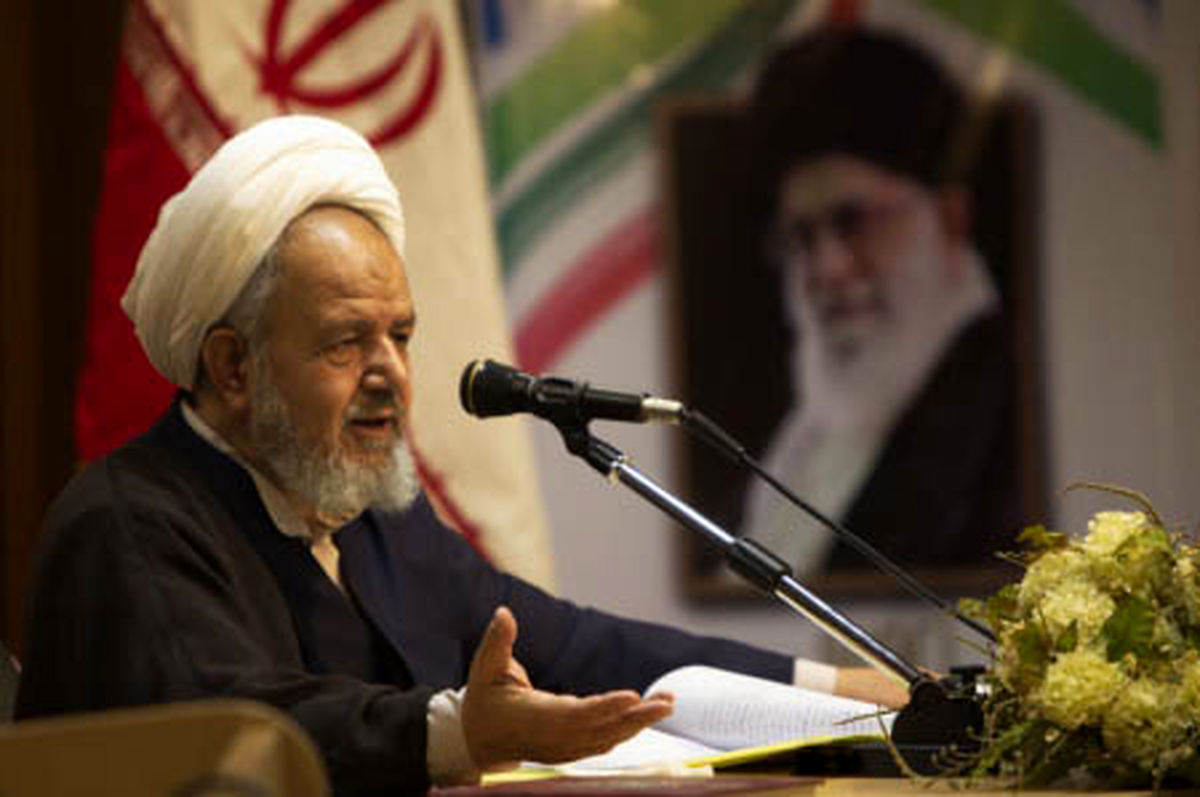 توجه به تاکیدات مقام رهبری در مسائل اقتصادی باید در رأس امور باشد