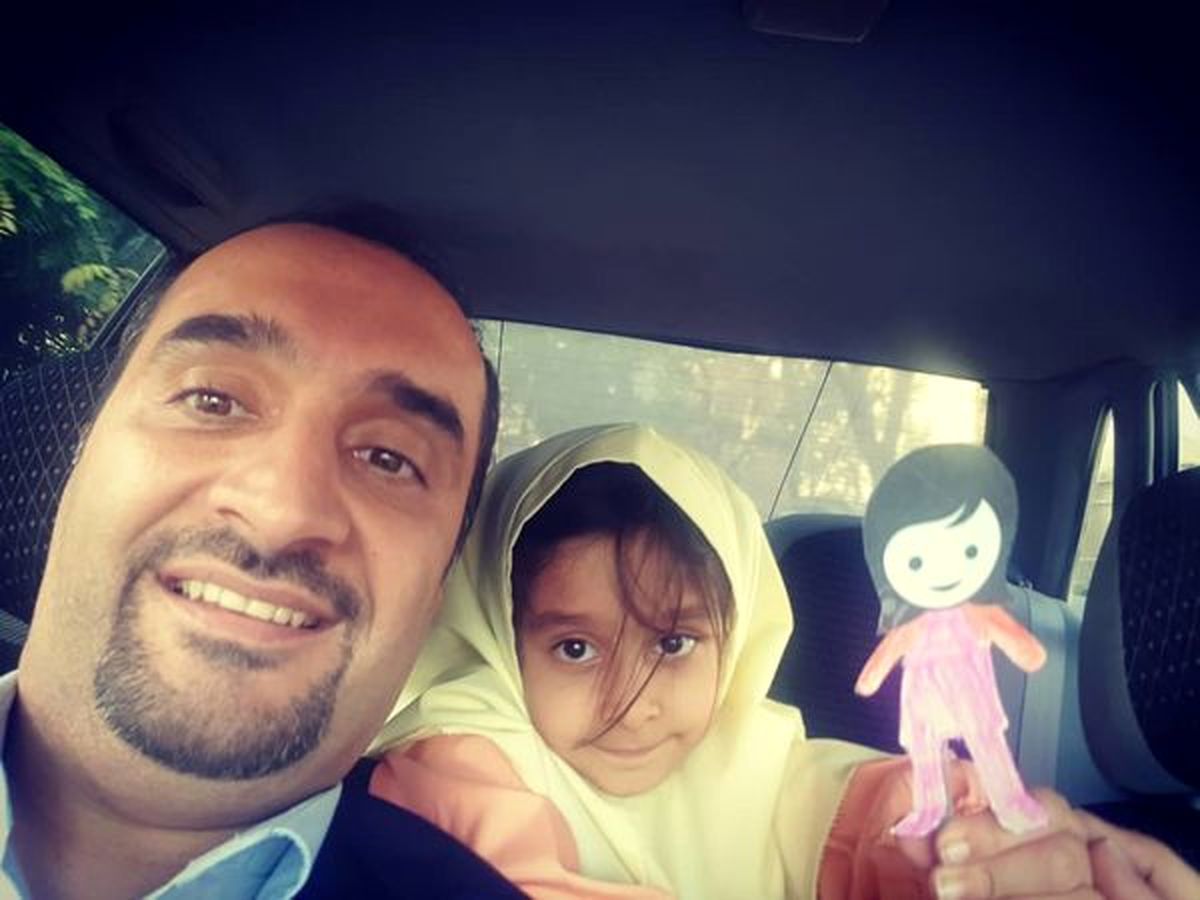نیما کرمی و دخترش در ماشین + عکس