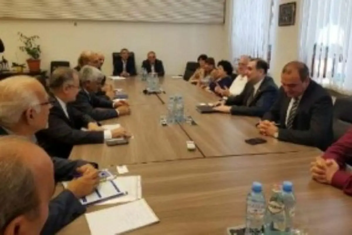 آمادگی ایران برای آموزش زبان فارسی به دانشجویان گرجستانی