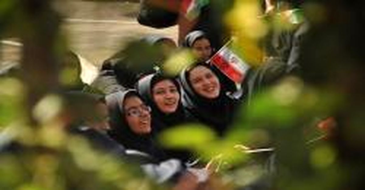 قرص آهن به صورت رایگان در دبیرستان های دخترانه توزیع میشود