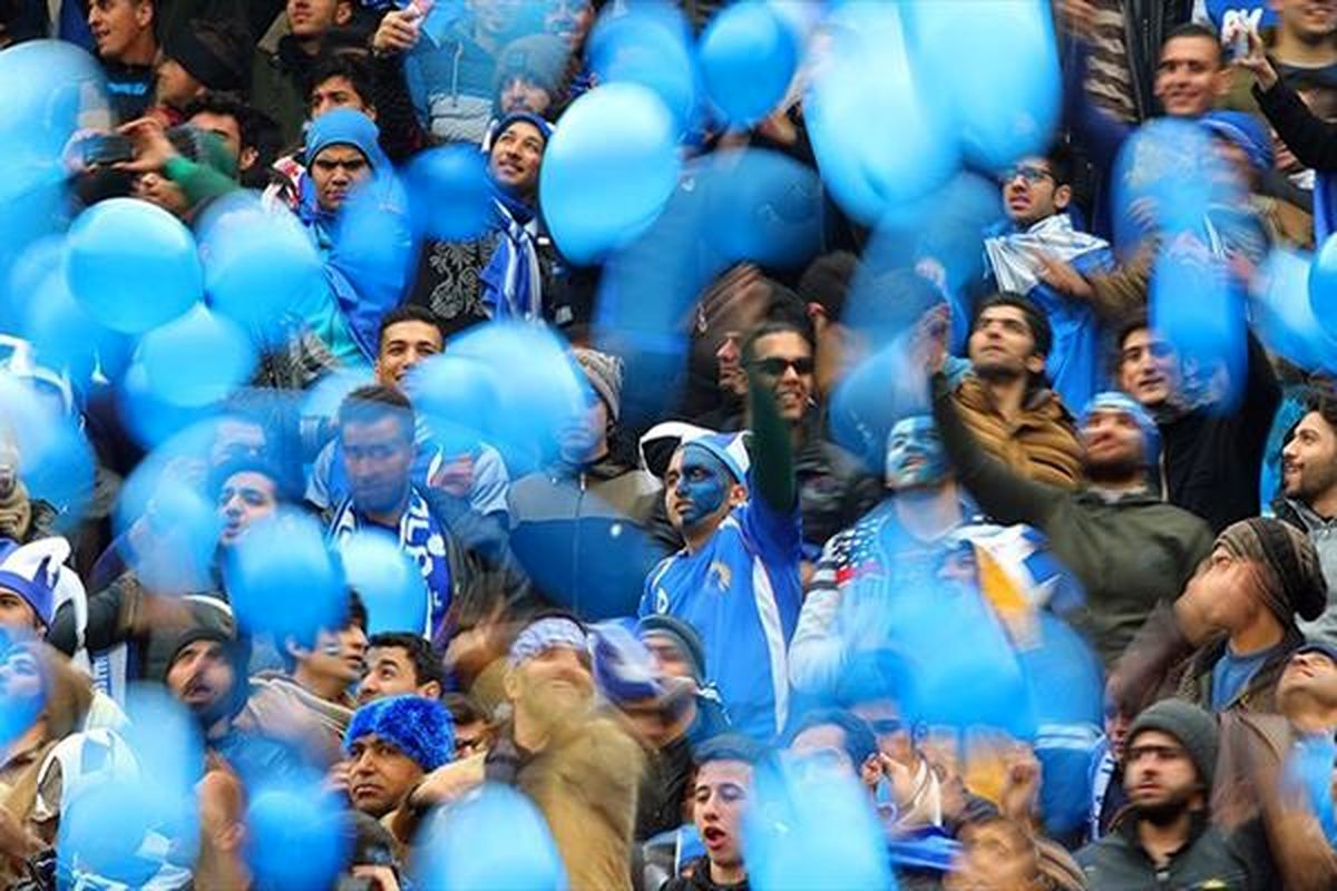 باشگاه استقلال بی توجه به محرومیت هوادارانش!