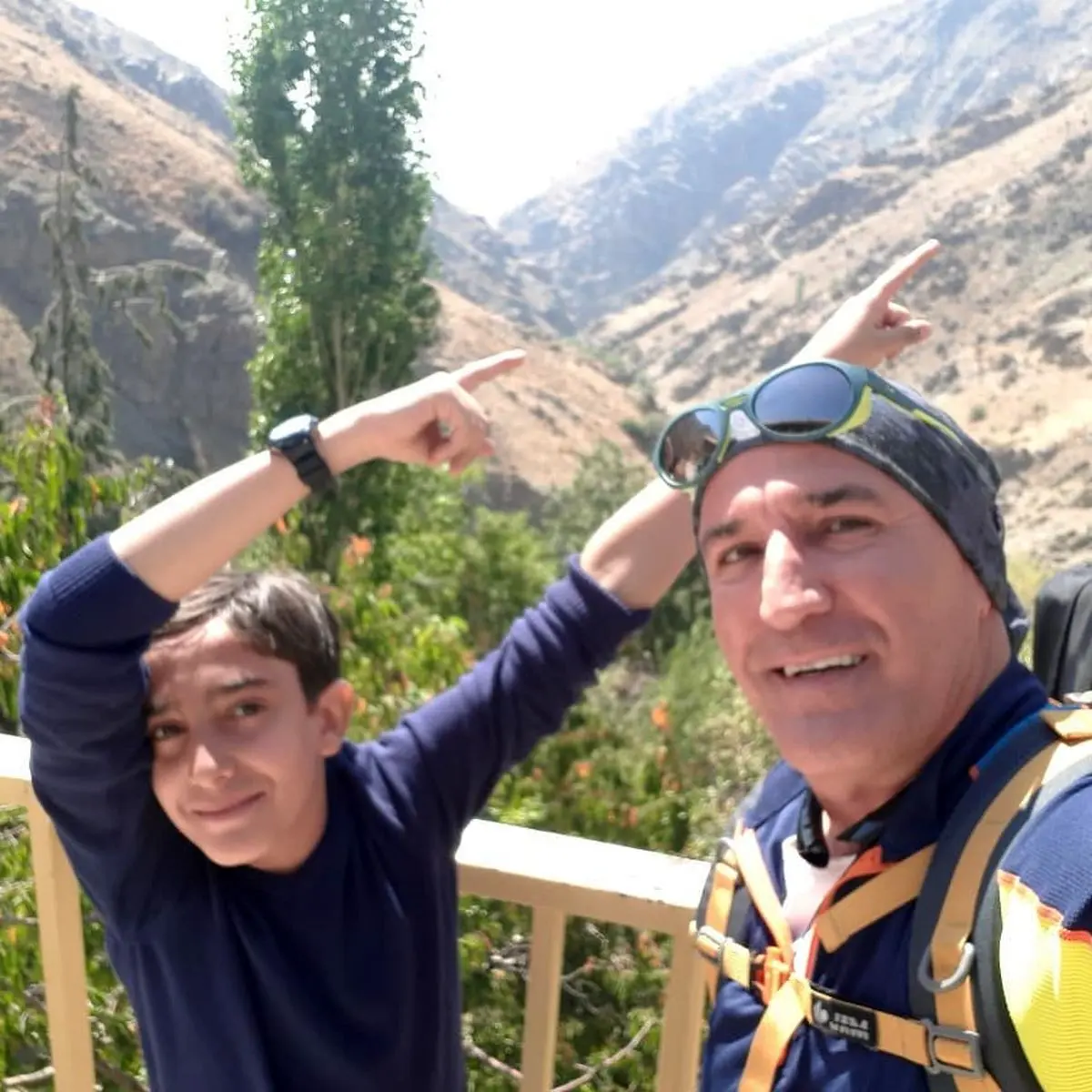 کوهنوردی حضرت والا با پسرش+عکس