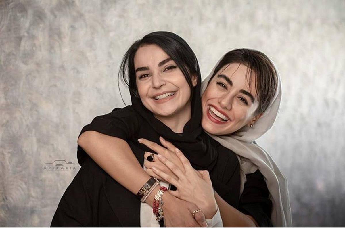 چهره خندان‌ مهدیه ‌نساج و دوستش‌+ عکس