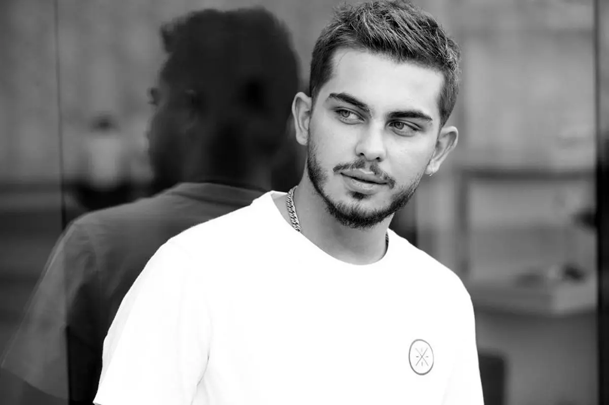 عکس خوشتیپ پسر چشم رنگی سینما