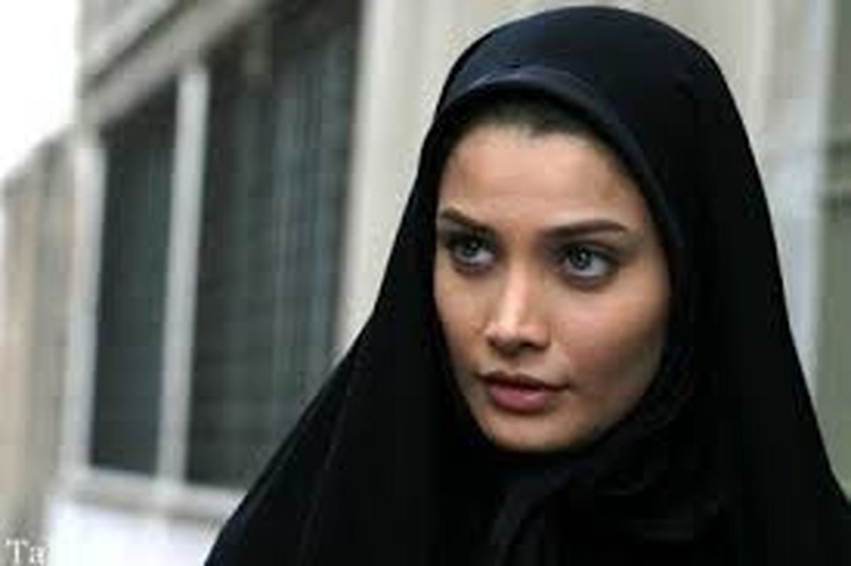 ژست جدید تینا آخوند تبار /عکس