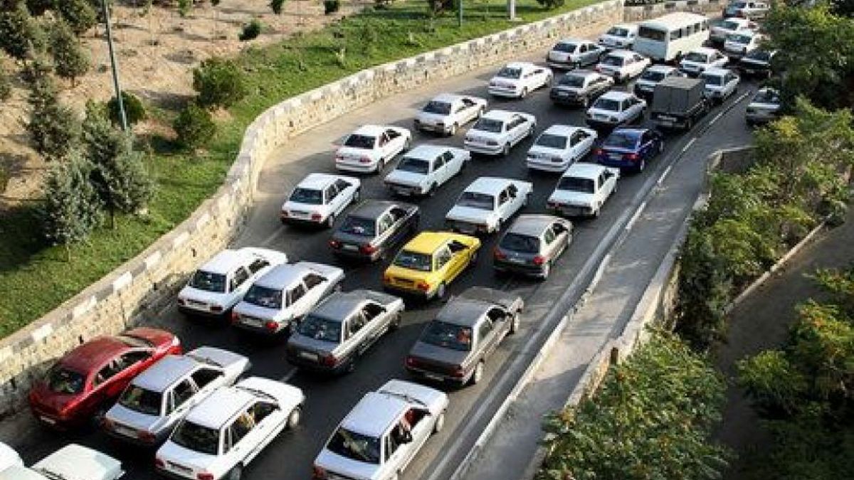 ترافیک سنگین در "هراز"/بارش باران در محورهای دو استان