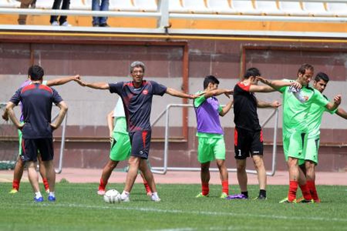 هجوم ۲۰۶ سواران به تمرین پرسپولیس