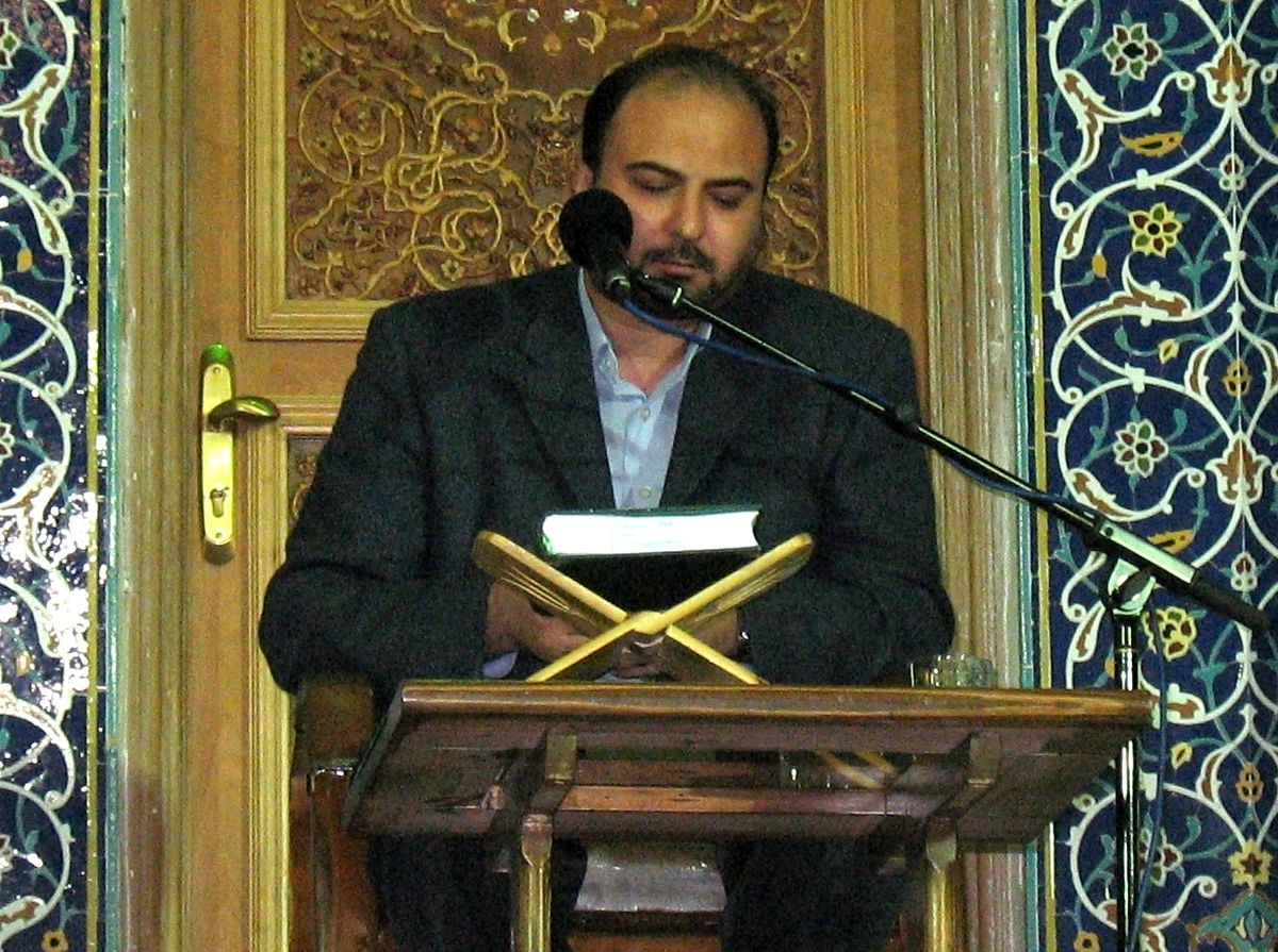 تلاوت مجلسی آیاتی از سوره مومنون توسط عباس امام جمعه 